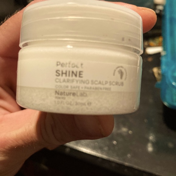 Perfect shine clarifying scalp scrub- Nature lab - Picture 1 of 5
